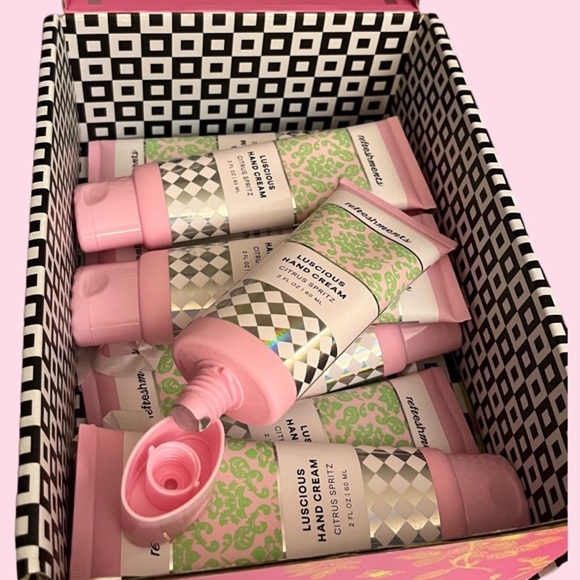 IPSY.. Refreshments Luscious Hand Cream Set with Floral Gift Box - Picture 6 of 10